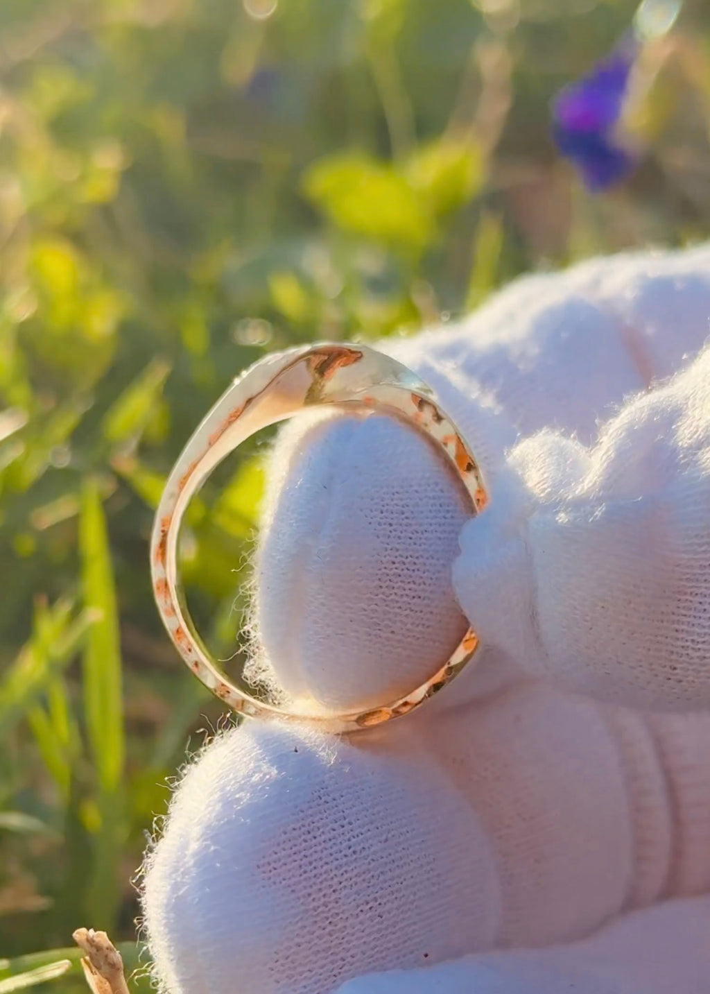Hammered Edge 5mm Gold Mobius Ring