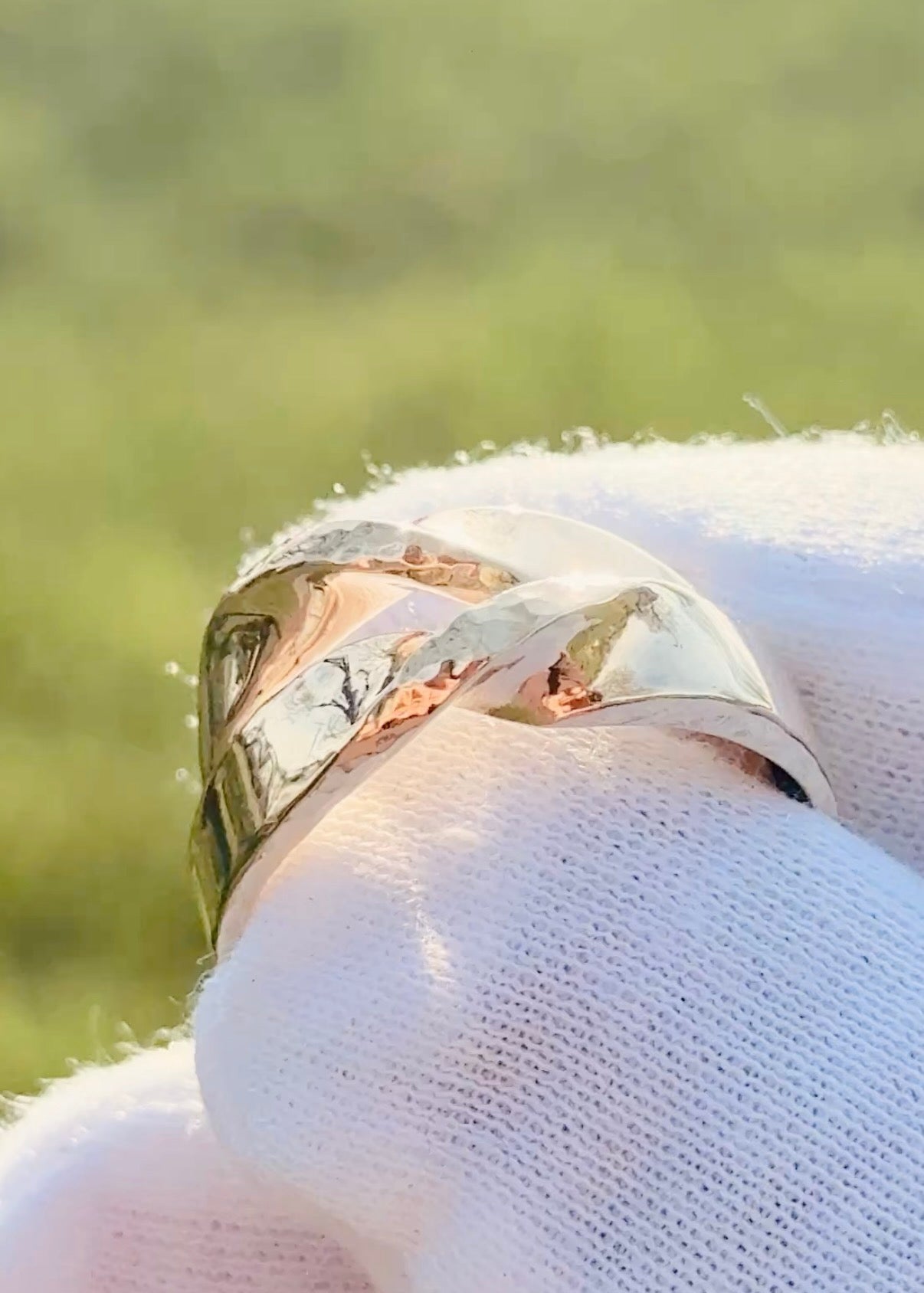 Hammered Edge 5mm Gold Mobius Ring