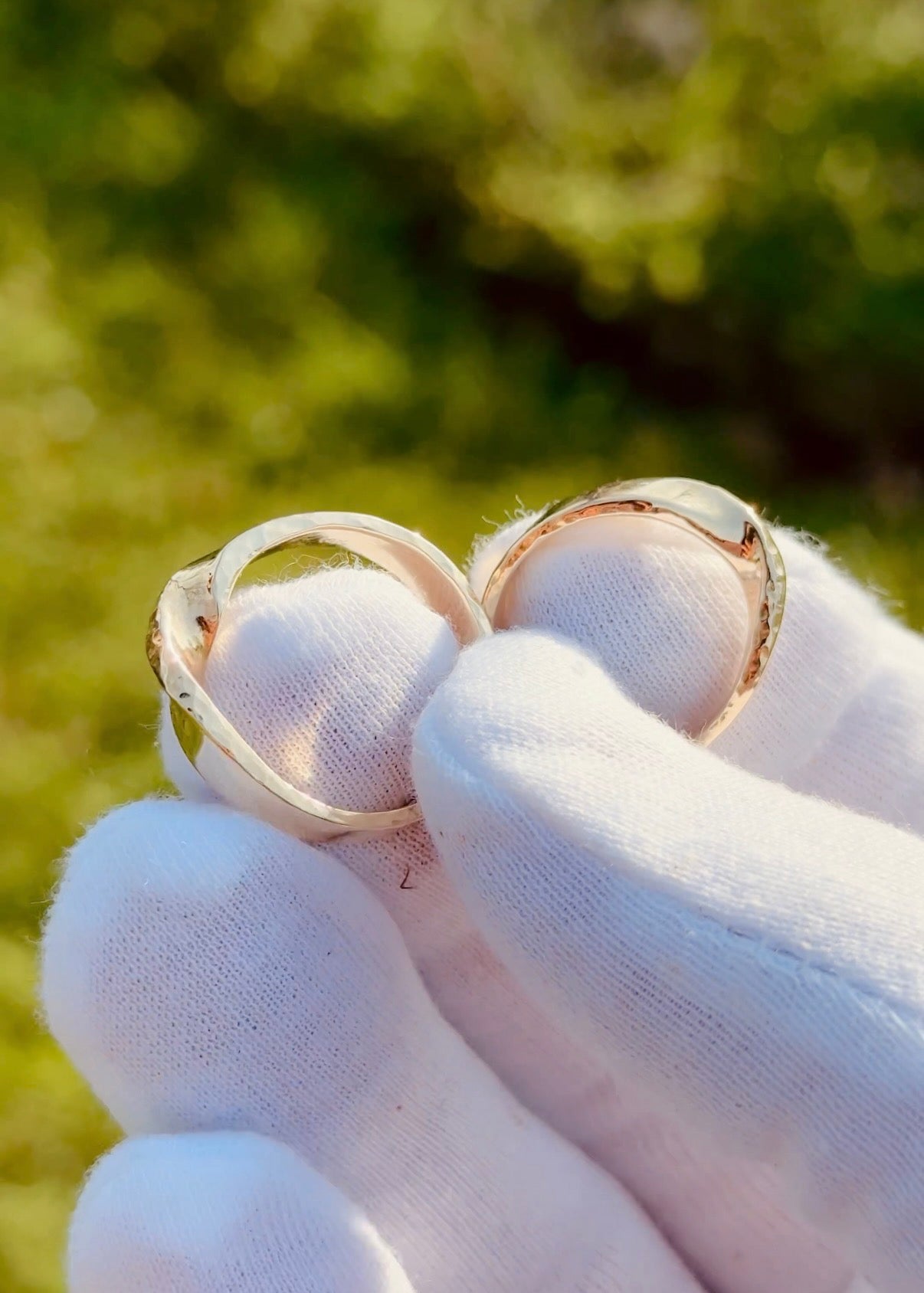 Hammered Edge 5mm Gold Mobius Ring