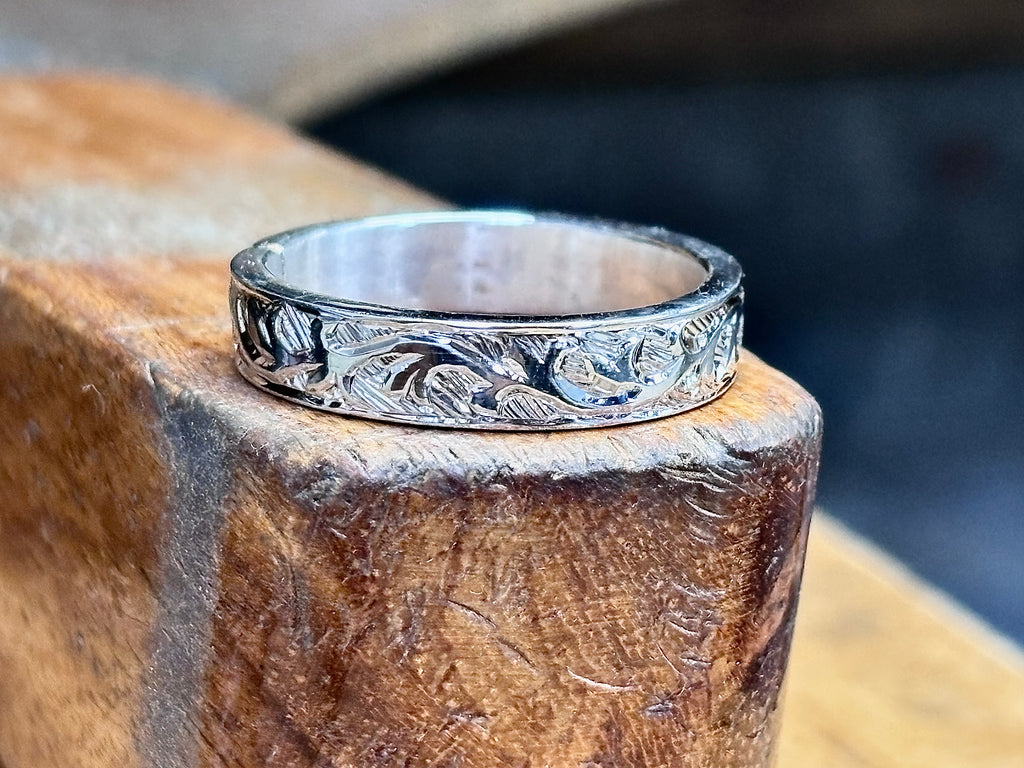14k Hand-Engraved Band 4mm