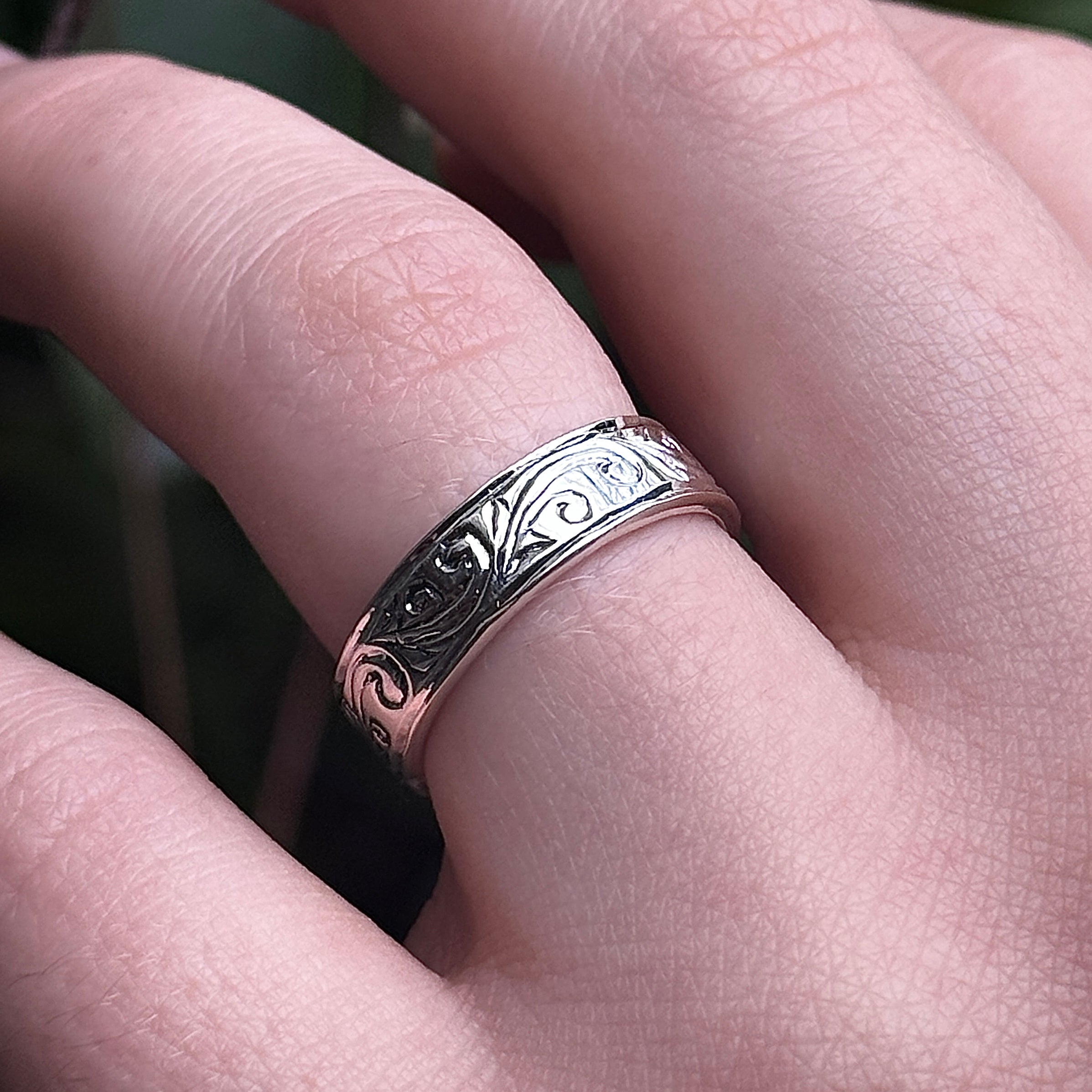 14k Hand-Engraved Band