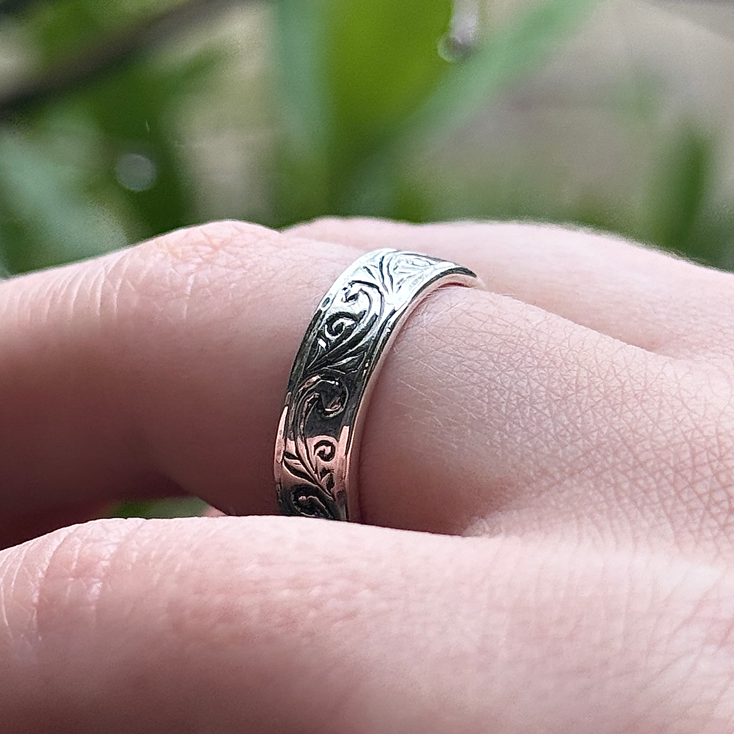 14k Hand-Engraved Band